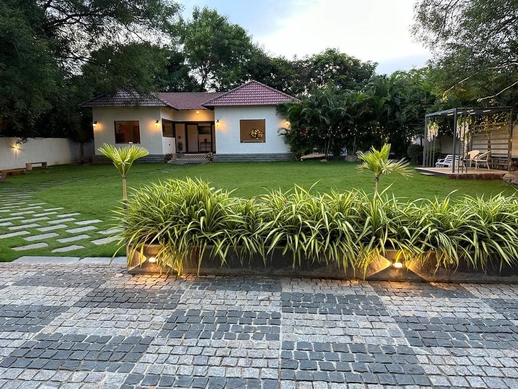 Bougainvillea Farm Stay, private farmhouse in Moinabad, Hyderabad