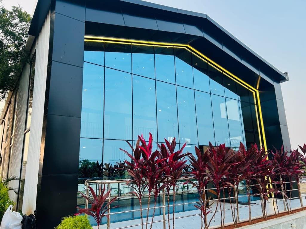 Glassway House, private farmhouse in Moinabad, Hyderabad – photo 12