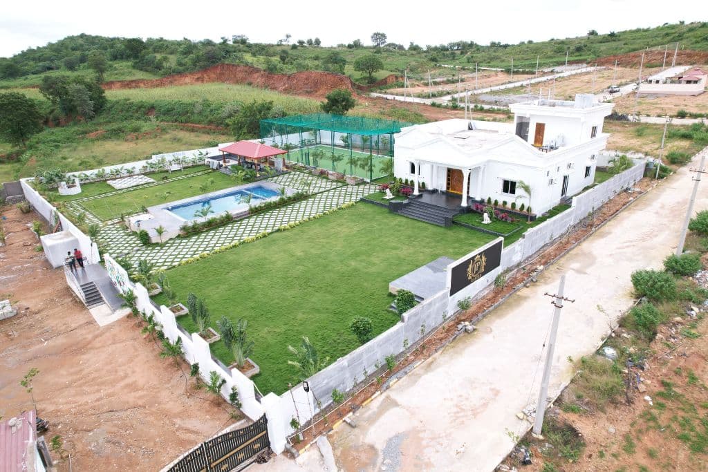 PJ Green Castle, private farmhouse in Kadthal, Hyderabad – photo 8