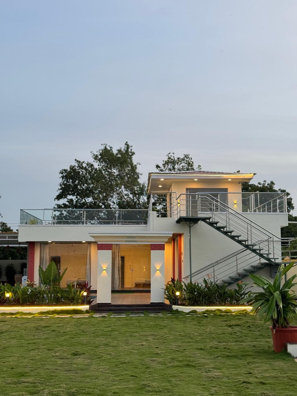 Cozy Lake Farmstay, private farmhouse in Ibrahimpatnam, Hyderabad
