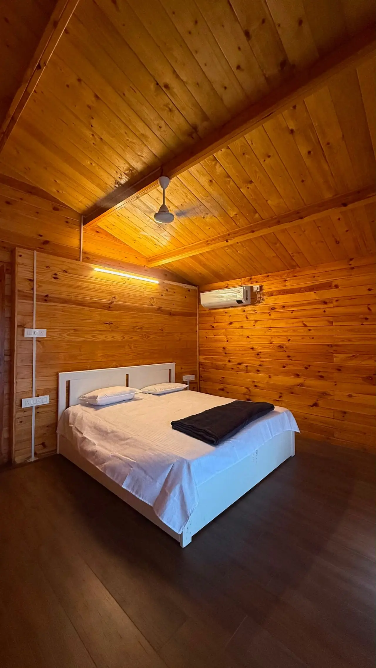 wooden escape, private farmhouse in Moinabad, Hyderabad – photo 11
