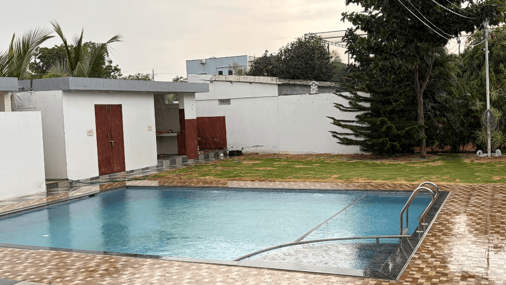 Lush Horizon Villa with Box Cricket, private farmhouse in Moinabad, Hyderabad – photo 2