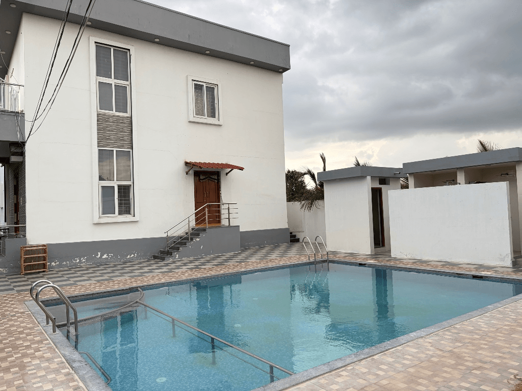 Lush Horizon Villa with Box Cricket, private farmhouse in Moinabad, Hyderabad – photo 15