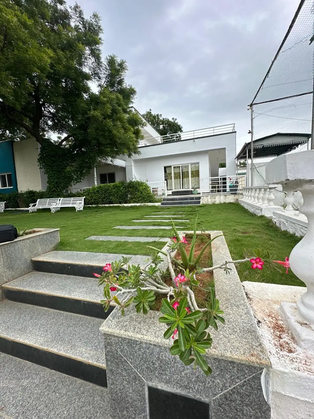 White House with Box Cricket, private farmhouse in Moinabad, Hyderabad – photo 9
