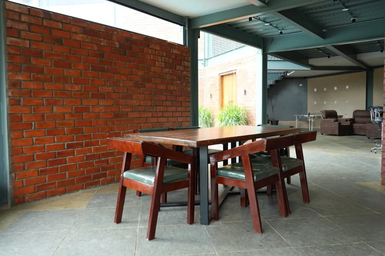 Fieldstone Escape, private farmhouse in Moinabad, Hyderabad – photo 3