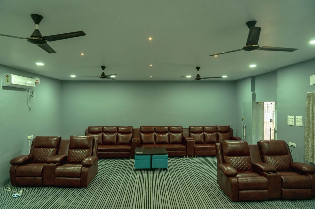 The Royal V Retreat, private farmhouse in Kadthal, Hyderabad – photo 3