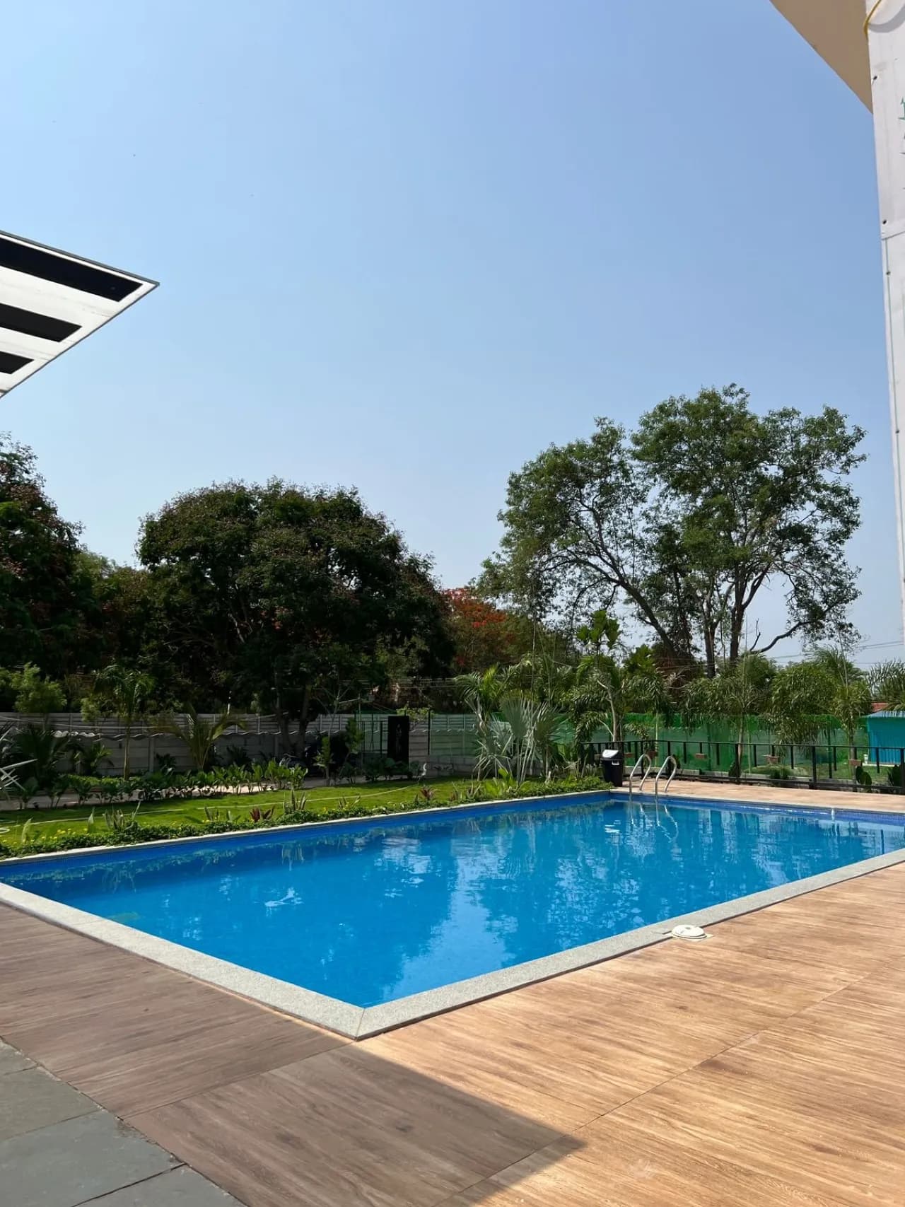 Private swimming pool at Villa farm stay, Moinabad