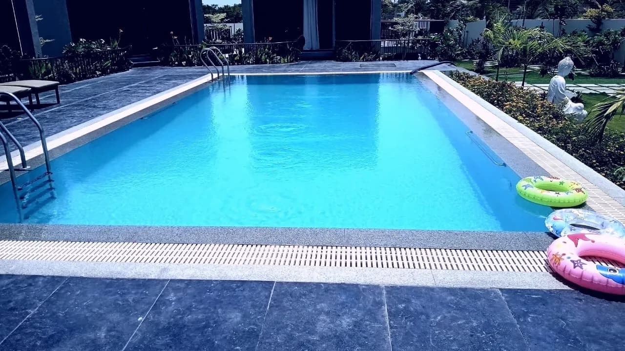 Private swimming pool at Aesthetic farm stay, Kothur