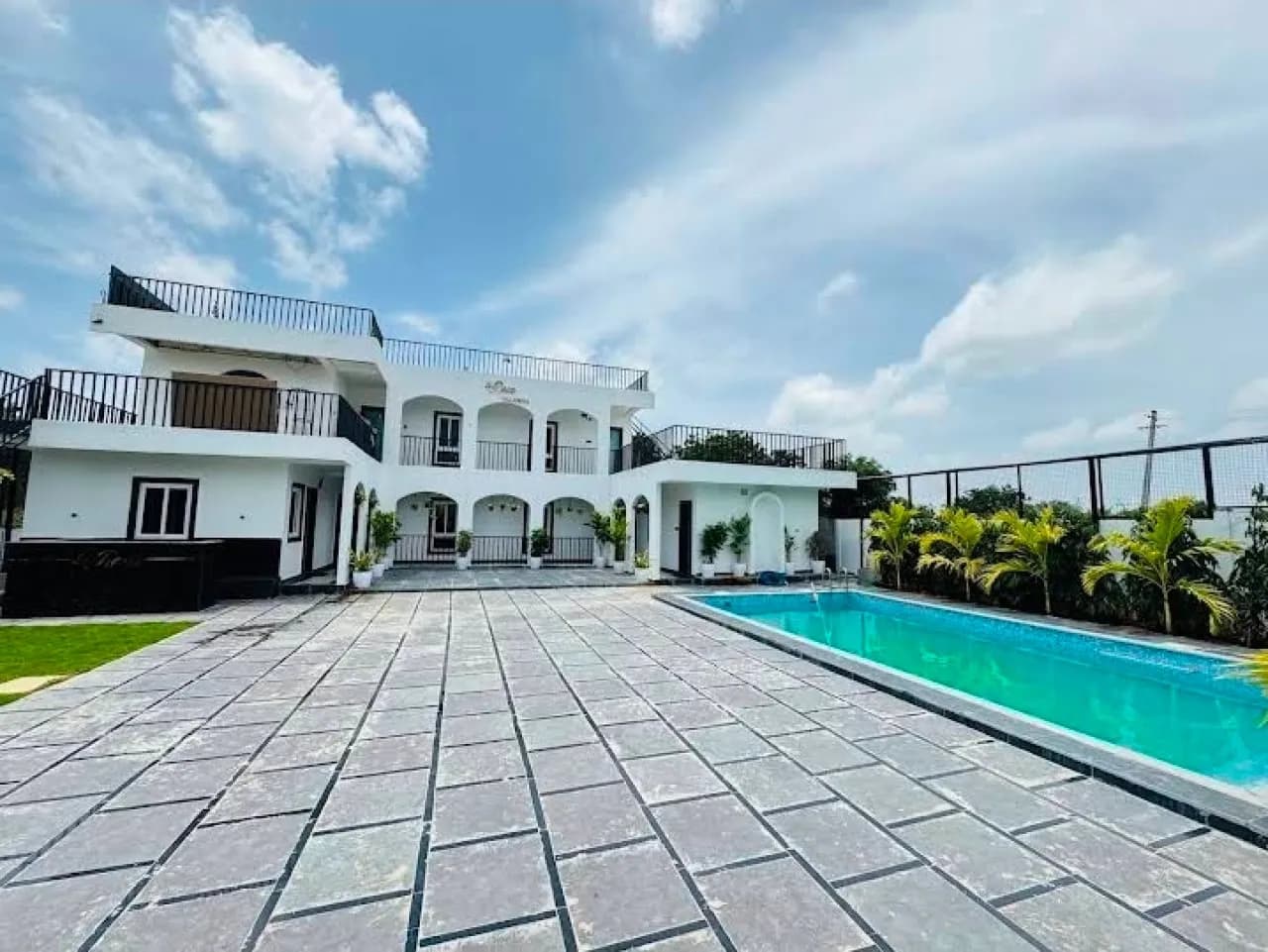 LaRosa Villanova, private farmhouse in Moinabad, Hyderabad